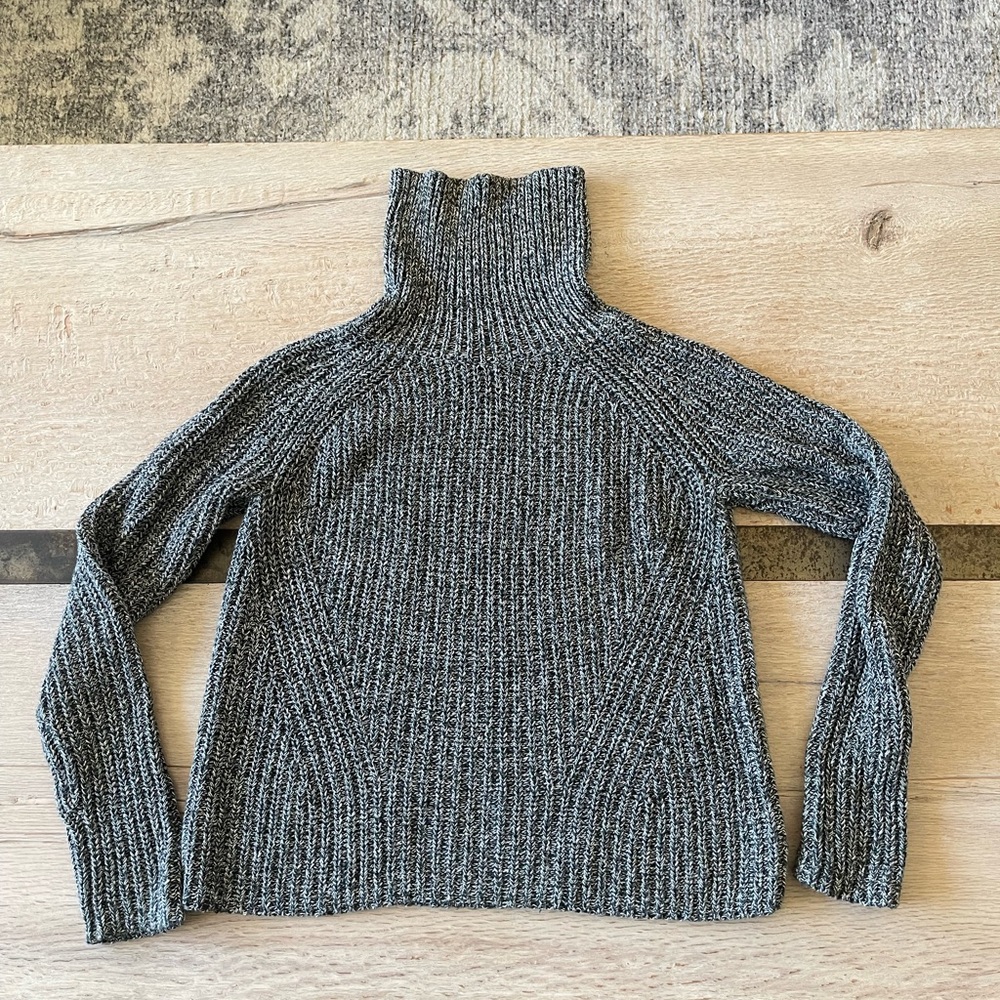 525 America Gray Turtleneck Sweater